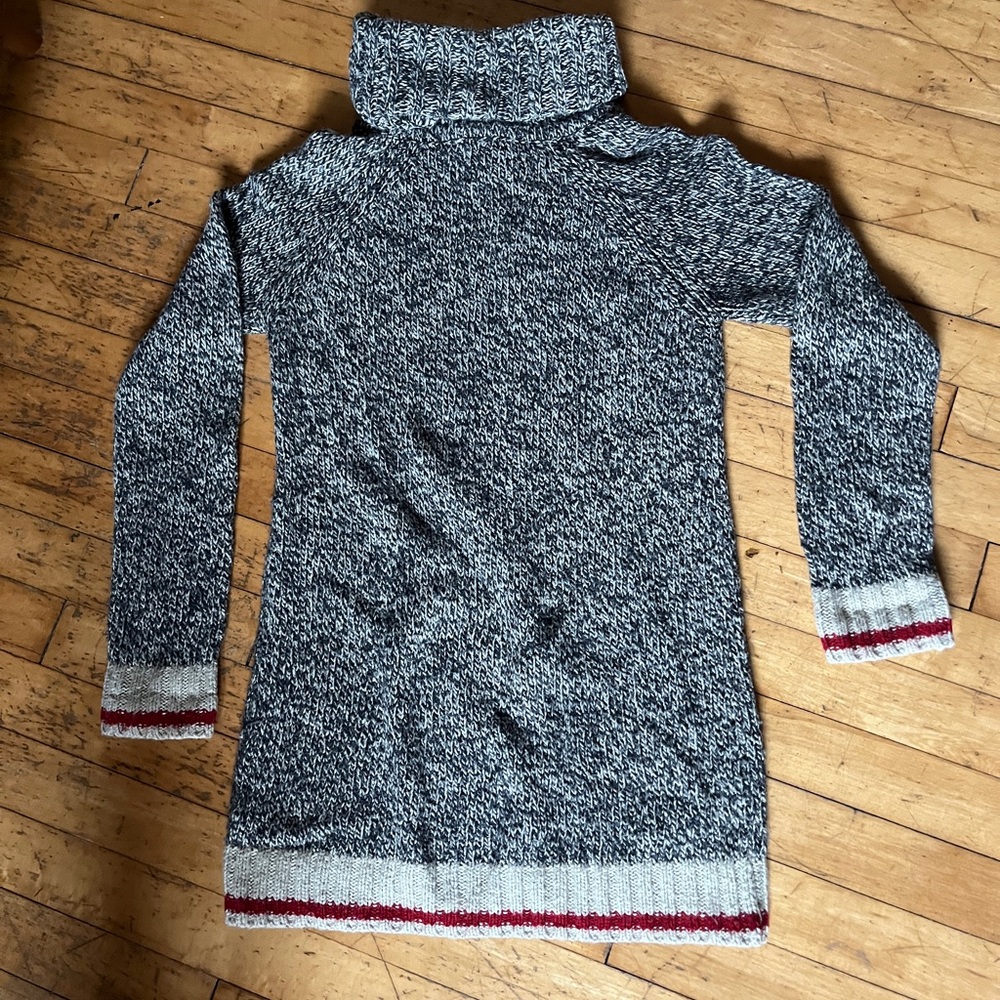 Roots Black and Gray Women's Sweater